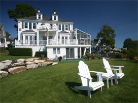 Comprised of both The Greenleaf Inn and The Admiral’s Quarters Inn, these beautiful inns sit prominently at the harbor’s entrance with commanding views of the waterfront. The Inns at Greenleaf Lane set the the highest standard for Maine bed and breakfasts. Your comfort, serenity and relaxation are important to us. We offer our guests luxurious rooms and suites coupled with warm hospitality, personal service and magnificent location…with shops, restaurants, excursions and harbor activities just s